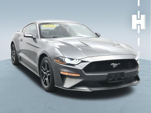 Used 2023 Ford Mustang Premium image 3