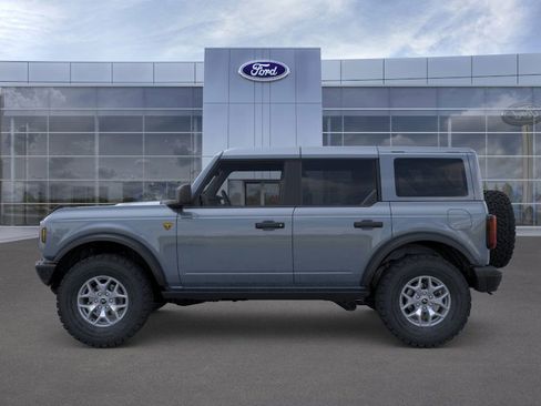 New 2025 Ford Bronco Badlands image 3