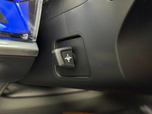 Used 2023 BMW i7 xDrive60 image 20