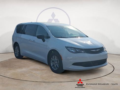 Used 2024 Chrysler Voyager LX image 1