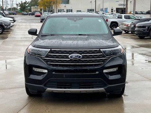 Used 2023 Ford Explorer XLT w/ Equipment Group 202A image 10