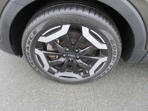 Used 2023 Kia Telluride S w/ S Sunroof Package image 9