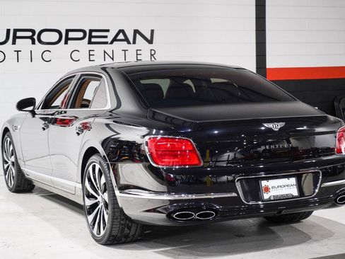Used 2022 Bentley Flying Spur V8 image 35
