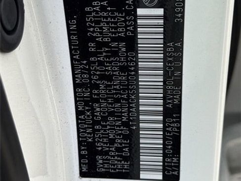 Used 2025 Toyota Camry SE image 35