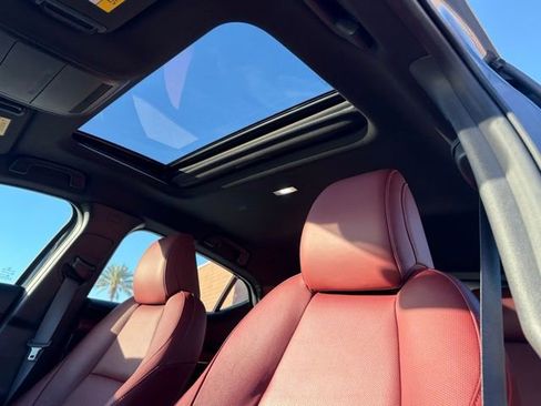 Used 2024 MAZDA MAZDA3 Hatchback w/Premium Plus Pkg image 14