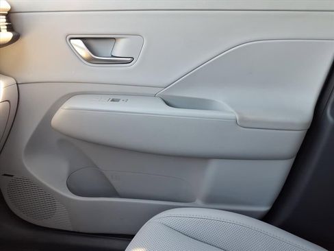 Used 2025 Hyundai Kona Limited image 26