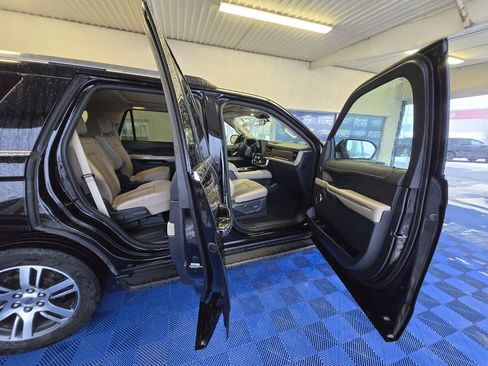 Used 2024 Ford Expedition Limited image 32