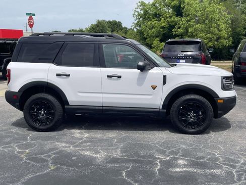 Used 2025 Ford Bronco Sport Badlands AWD/4WD image 2