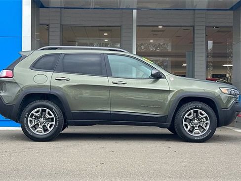 Used 2019 Jeep Cherokee Trailhawk image 4