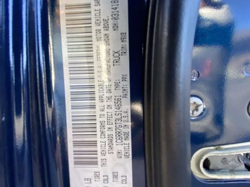 Used 2020 RAM 1500 Classic SLT w/ Luxury Group image 12