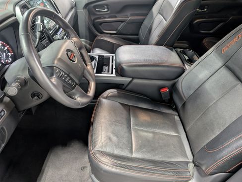 Used 2020 Nissan Titan PRO-4X w/ Pro-4x Convenience Package AWD/4WD image 10