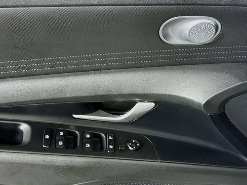 Certified 2023 Hyundai Elantra SE FWD image 22