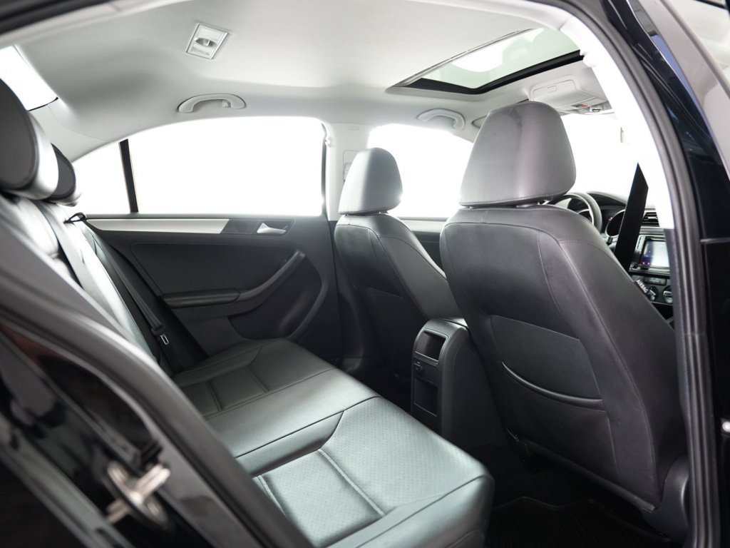 Used 2017 Volkswagen Jetta SE FWD image 33