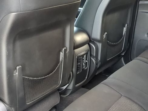 Used 2016 Jeep Grand Cherokee Laredo 75th Anniversary image 18