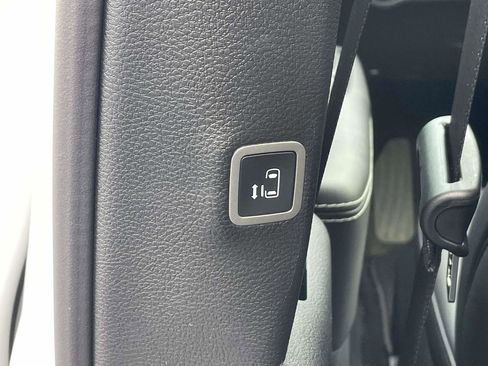 New 2026 Chrysler Pacifica Select FWD image 23