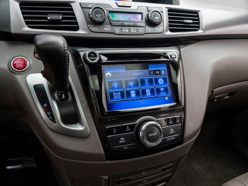 Used 2014 Honda Odyssey Touring Elite image 26