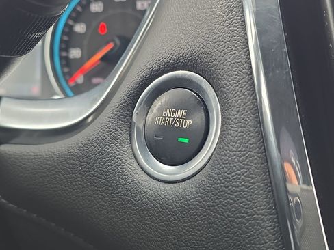 Certified 2023 Chevrolet Traverse LT w/ Rear Camera Mirror Package image 18