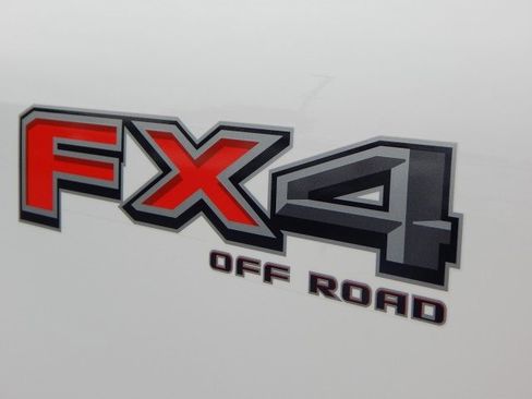 New 2026 Ford F250 Lariat w/ Chrome Package image 7