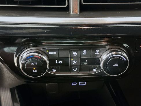 Used 2024 Chevrolet Trax RS FWD image 14