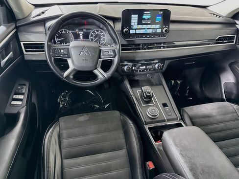 Used 2024 Mitsubishi Outlander SE FWD image 17