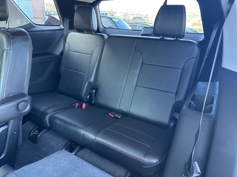 Used 2018 Chevrolet Traverse Premier image 16