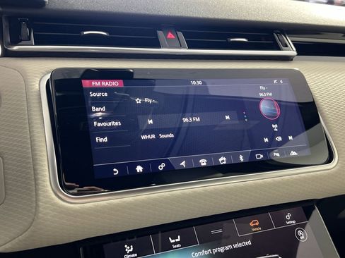 Used 2020 Land Rover Range Rover Velar R-Dynamic S image 18