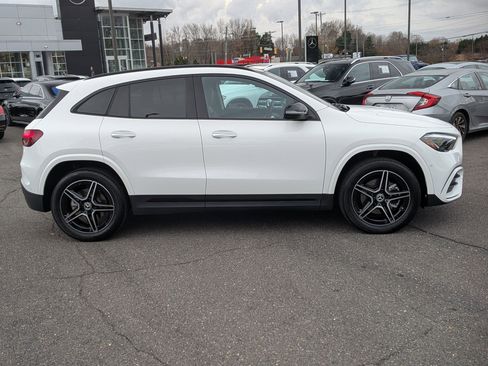 Certified 2025 Mercedes-Benz GLA 250 4MATIC image 2