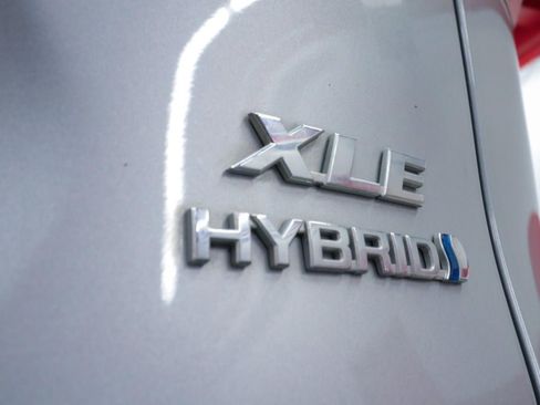 Used 2022 Toyota RAV4 XLE w/ Convenience Package AWD/4WD image 31