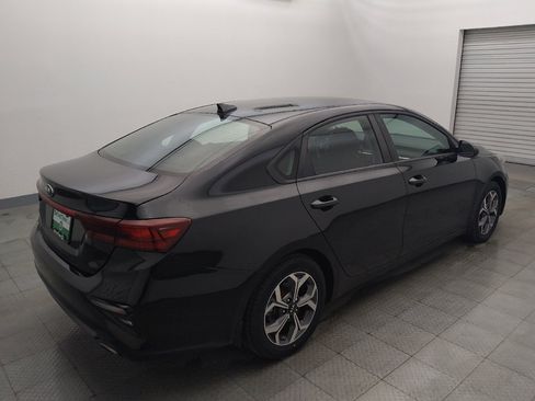 Used 2019 Kia Forte LXS FWD image 9