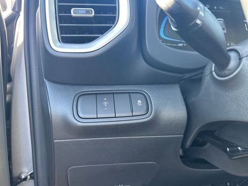 Used 2026 Hyundai Venue SEL FWD image 18
