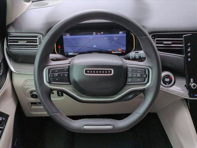 Used 2022 Jeep Wagoneer Series II AWD/4WD image 15
