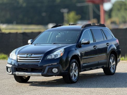 Used 2014 Subaru Outback 2.5i Limited AWD/4WD image 6