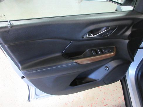 Used 2018 GMC Acadia SLE image 25