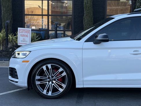 Used 2020 Audi SQ5 Premium Plus w/ Premium Plus Package image 10