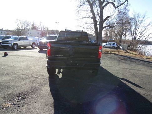 Used 2021 Chevrolet Silverado 2500 Custom w/ Custom Value Package image 6