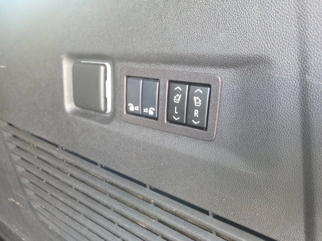 Used 2024 Chevrolet Suburban High Country AWD/4WD image 11