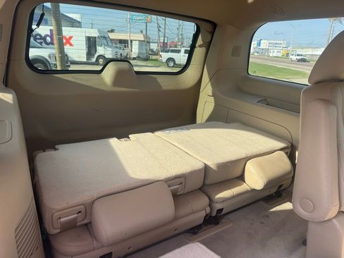 Used 2013 Cadillac Escalade Premium image 15