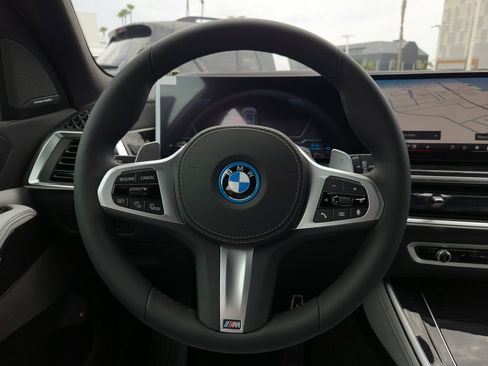 New 2026 BMW X5 xDrive50e w/ Executive Package AWD/4WD image 13