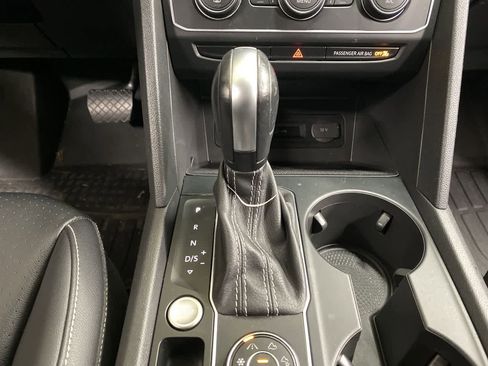 Used 2021 Volkswagen Atlas SE image 27