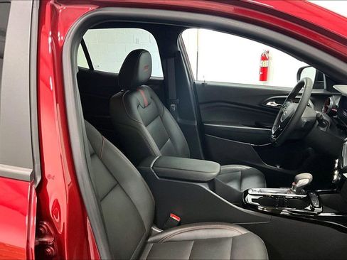 Used 2025 Chevrolet Trax RS w/ Driver Confidence Package FWD image 7