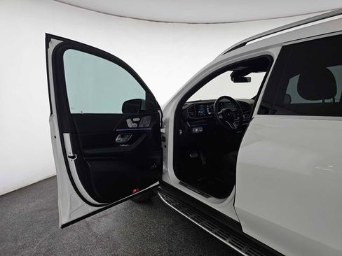 Used 2023 Mercedes-Benz GLS 580 4MATIC image 28