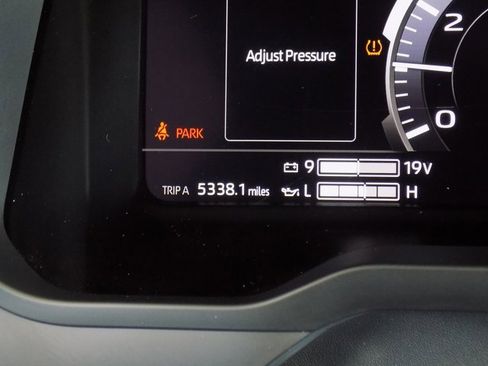 Used 2025 Toyota Tundra Limited image 17