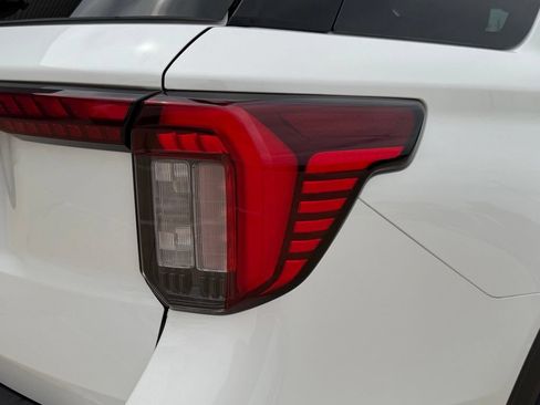 New 2026 Ford Explorer Active w/ Active Comfort Package RWD image 9