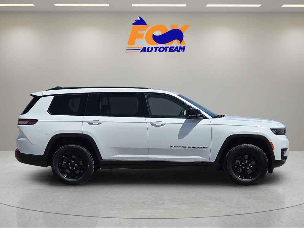 Used 2024 Jeep Grand Cherokee L Laredo RWD image 5