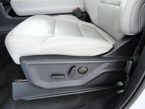 Certified 2025 Ford Expedition Active AWD/4WD image 17