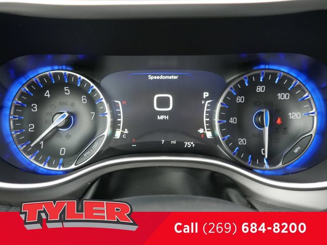 New 2027 Chrysler Pacifica Select FWD image 46