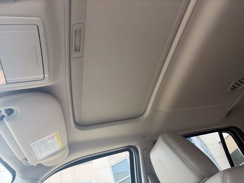 Used 2012 Lincoln Navigator L 2WD image 7