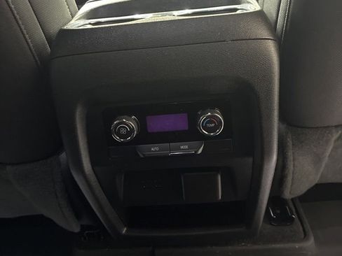 Used 2024 Chevrolet Traverse LT w/ LPO, Floor Liner Package AWD/4WD image 21