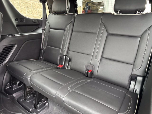 Used 2022 GMC Yukon SLT w/ SLT Premium Package AWD/4WD image 17