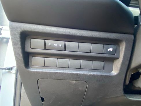 Used 2025 Mitsubishi Outlander SE FWD image 16